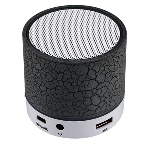 Namun, jangan salah karena si mini ini mampu menghasilkan suara menggelegar. Mini Portable Bluetooth Speaker With Built-in Mic and LED Light - Black - Bovic Enterprises