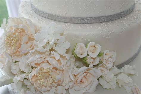 For The Love Of Cake By Garry And Ana Parzych Custom Wedding Cake Lake Waramaug Country Club Ct