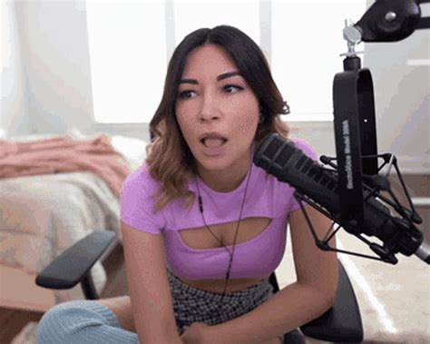 Alinity Love Gif Alinity Love Tongue Out Descubre Comparte Gifs My XXX Hot Girl