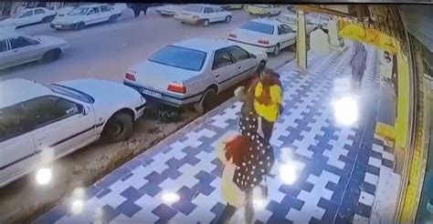 سرقت ناموفق کیف یک زن در چابهار؛سارق را کتک زدند فیلم رادار اقتصاد