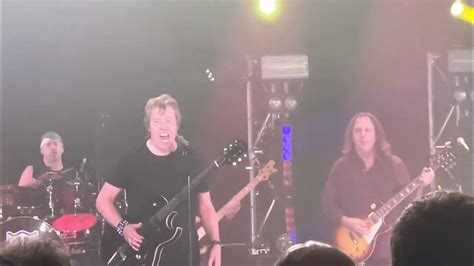 House Rent Blues One Bourbon One Scotch One Beer Pt2 George Thorogood And The Destroyers Live
