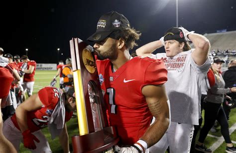 Ncaa Division Iii Champion North Central College Cardinals Get Heroes