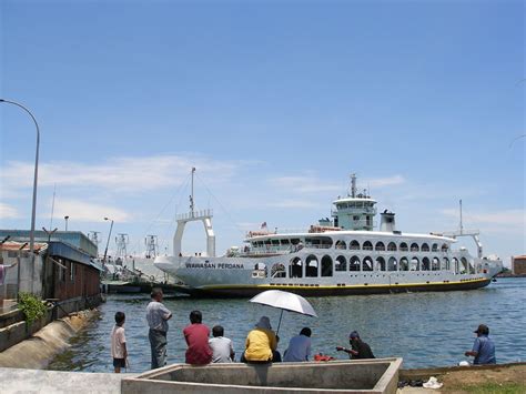It is mandatory to wear mask onboard all ferries. KUALA LUMPUR - PUTRAJAYA - LABUAN: Feri Wawasan Perdana
