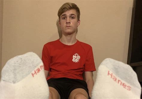 18 Year Old Twink Feet In White Hanes Socks Male Feet Blog
