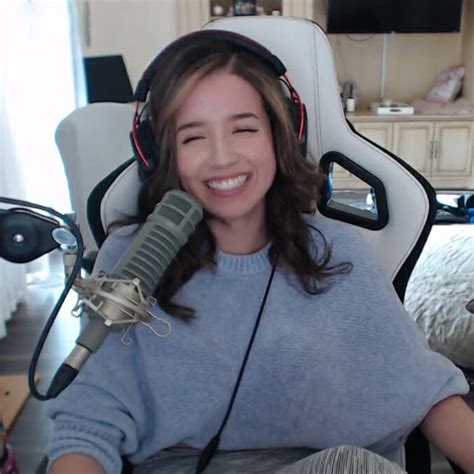 Pokimane Dona 50000 Usd Para Beca De Esports De La Universidad De California Hola Telcel