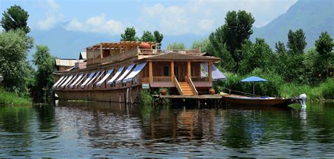 Sukoon Houseboat Kashmir Boatcruise Srinagar Deals Photos And Reviews