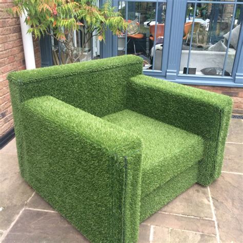 Maybe you've been considering artificial grass for a while now, but weren't sure which artificial turf was best for you. Artificial grass kissing chair | Artificial Grass ...