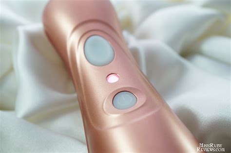 While there's just one type of vibe coming from this toy, which is a wave of air from a pulsating part inside the head of the vibrator, there are 11 different speeds to choose from. Review: Satisfyer Pro 2 - Miss Ruby Reviews