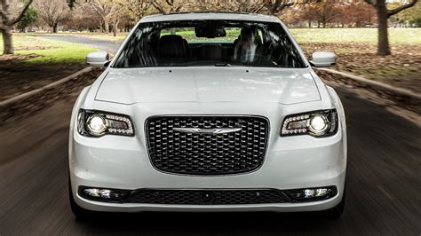 2019 Chrysler 300 Reviews Research 300 Prices And Specs Motortrend
