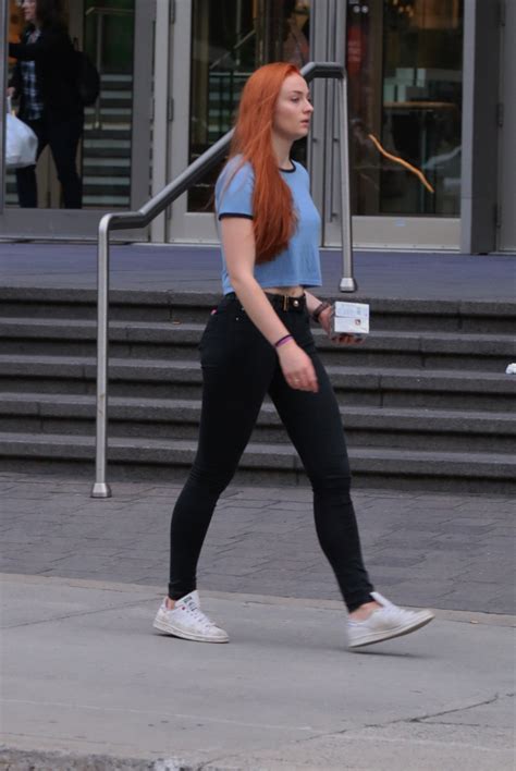 Sophie Turner In Tight Jeans 05 Gotceleb