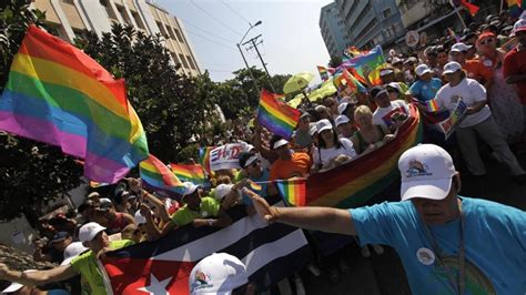 Hija De Ra L Castro Lidera Marcha Gay En La Habana