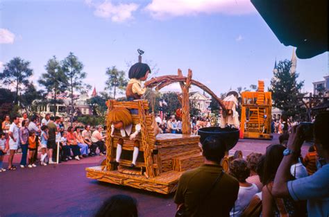 today in disney history 1976 america on parade ended at disneyland and the magic kingdom wdw