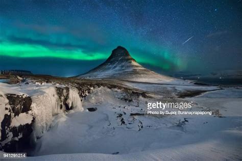 Kirkjufell Winter Photos And Premium High Res Pictures Getty Images