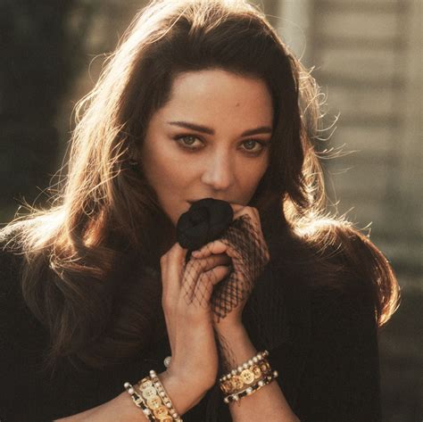 This biography profiles her childhood, life, career, works, achievements french actress marion cotillard has a prolific body of work to boast in french and english language films. MARION COTILLARD in Vogue Magazine, France April 2020 ...