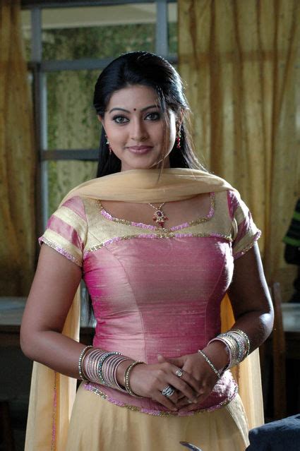 INDIAN ACTRESS Tamil Actress Sneha Hot Showing Her Hanging Big Boobs