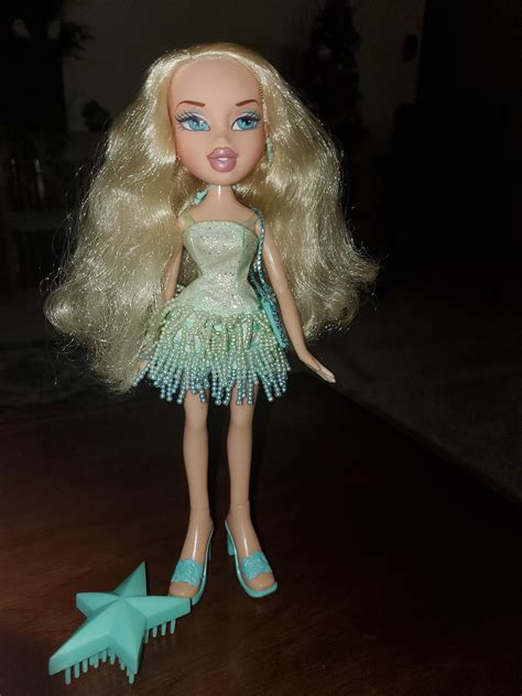 Got One Of My Grail Dolls Today Hollywood Style Cloe Her Dress Is Everything To Me Rbratz
