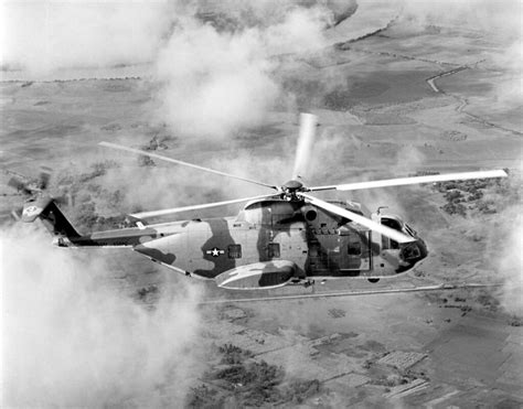 Vietnam War Air Force Hh 3e Jolly Green Giant Helicopters Flickr