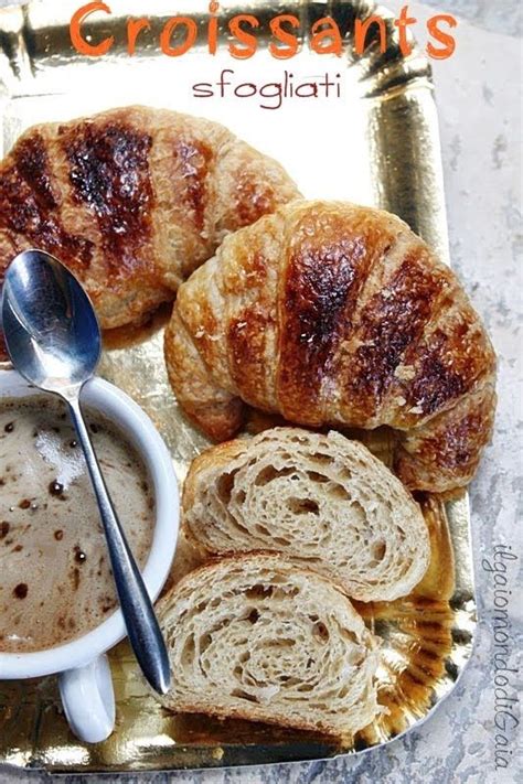 Ho messo nella planetaria la pasta madre con il latte appena caldo, e l'ho avviata permettendo alla pasta di sciogliersi usando la frusta a foglia. Croissants sfogliati con lievito madre (ricetta di Stefano ...