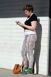 Lena Dunham Defies Her Critics In Snake Print Leggings And Black Crop Top At The Gym Daily