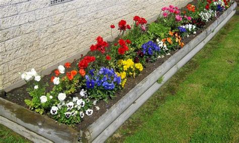 A garden hose, long rope or other flexible material works well for this because you can move them into different shapes. 15 Impressive Small Flower Garden Ideas