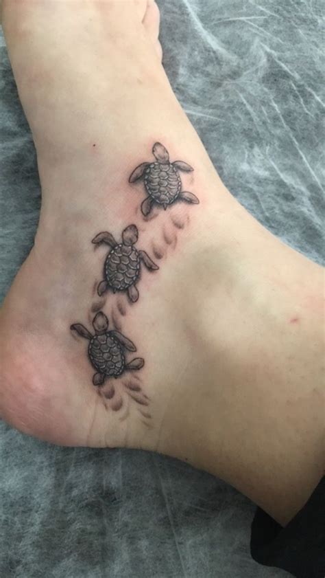 40 Cool Example Of Sea Turtle Tattoo And Their Meaning
