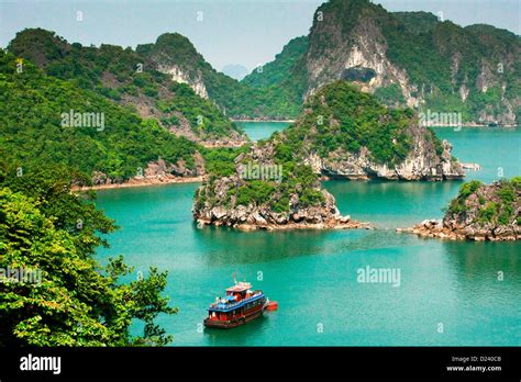 halong-bay,-gulf-of-tonkin,-vietnam,-asia-stock-photo-alamy