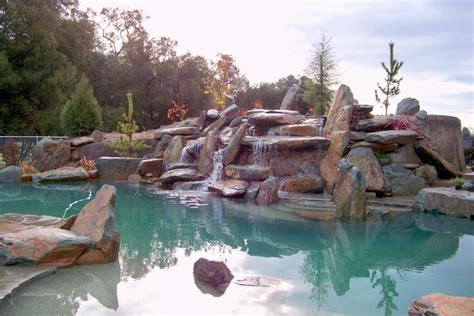 50 Spectacular Swimming Pool Water Features