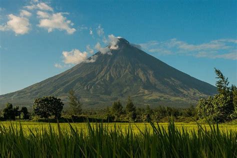 Look Stunning Images Of Mayon Volcano By Dutch Travel Photographer
