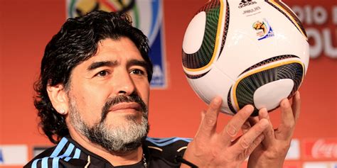 Diego Maradona Dead Soccer Legend Dies At 60 Diego Maradona Rip Just Jared