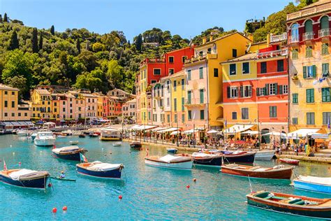 İtalya , zengin kültürü, farklı tatları, romantik tatil destinasyonları, spor araba üretimleri ve sanatlarıyla sürekli kendini anımsatan ülke. İtalya'nın Romantik Rotaları - Brandlife
