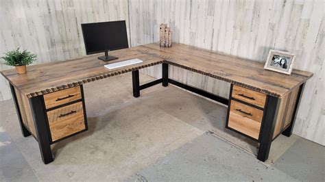 This Handmade Desk Is Stunning The Beauty Of The Wood Top Is Impossible To Capture In A Photo