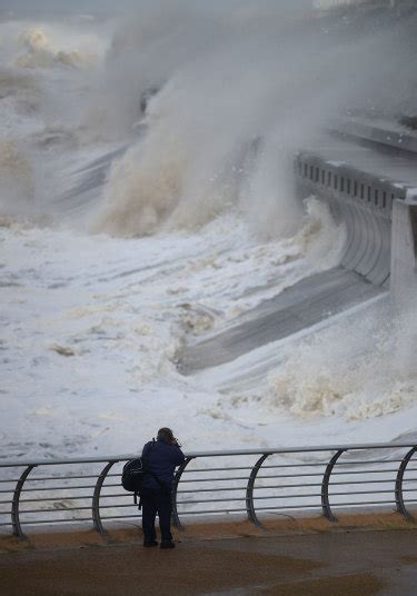 Storm Abigail Foam Apocalypse Giant Waves And Snow Storm Hit Britain