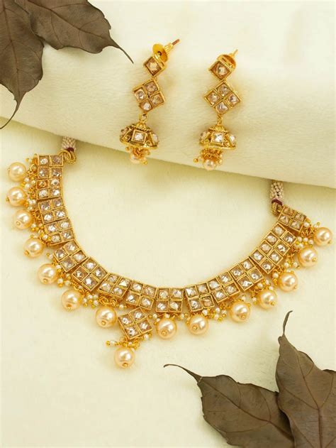 Avismaya Gold Plated Geometric Design Choker Necklace Set With Kundan