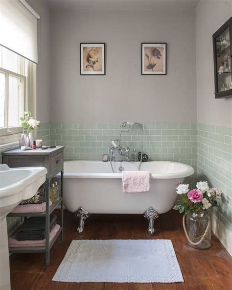 Inspiring You With Vintage Style Bathrooms