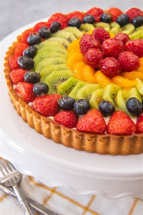 20 Yummy Fresh Fruit Dessert Recipes That Your Picnic Basket Needs
