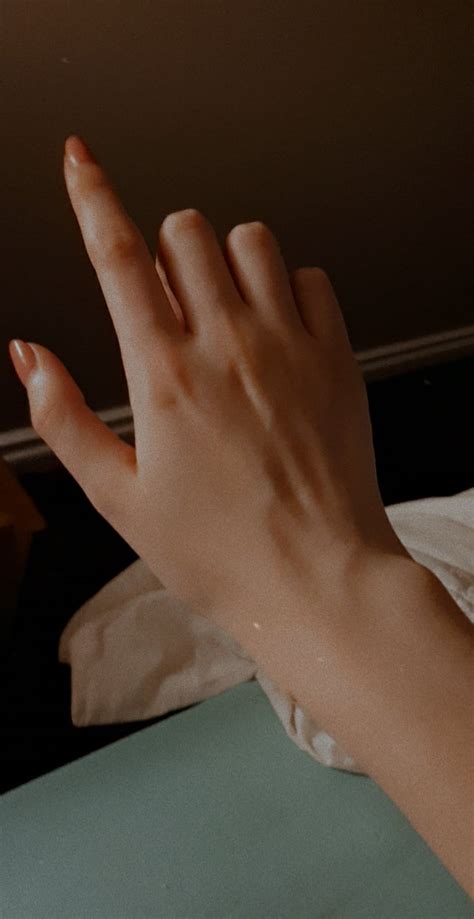 [f]irst post here r hands