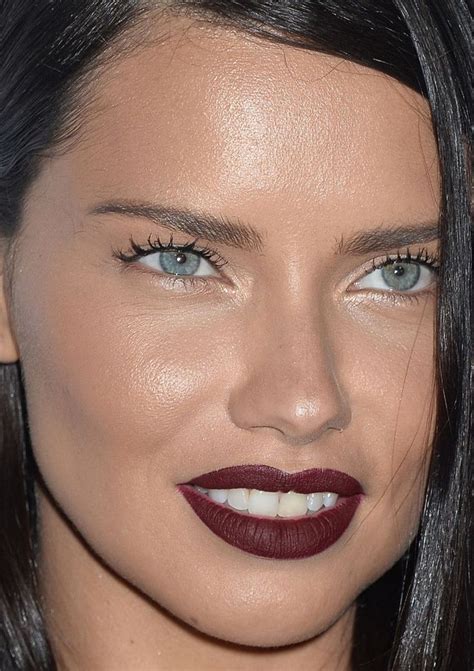 Close Up Of Adriana Lima At Beautycon 2017 Celebritymakeuplooks Celebrity Makeup Looks