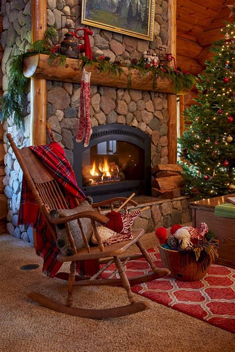 There are plenty of great décor ideas just outside your front door. 40+ Beautiful Christmas Fireplace Decor Ideas - Page 6 of 50
