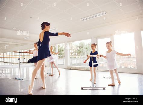 Girls Dancing Class Hi Res Stock Photography And Images Alamy