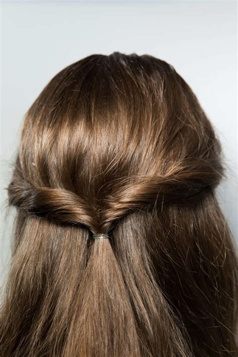 Chic Wedding Styles For Thin Hair