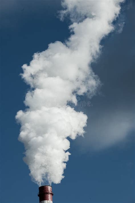 Inquinamento Atmosferico Emissioni Nocive Ecologia Difettosa Fumo Dal Fumo Sporco Sul Cielo