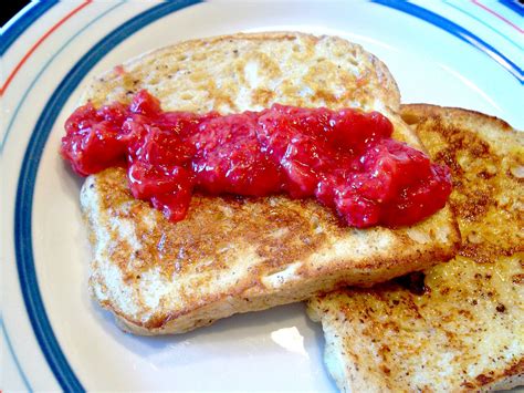 French Toast With Strawberry Sauce Love To Be In The Kitchen
