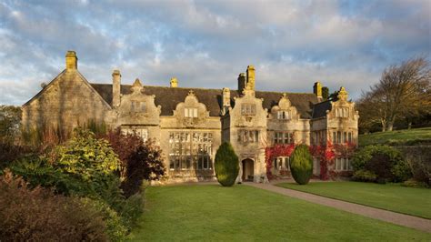 Trerice Elizabethan Manor House With Fine Interiors And Delightful