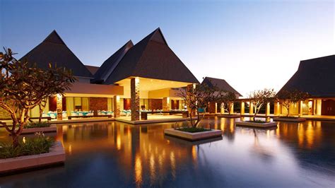 Auf größeren inseln gibt es busverbindungen, ebenso existiert ein inlandsflugnetz. Hotel InterContinental Fiji Golf Resort & Spa (Viti Levu ...
