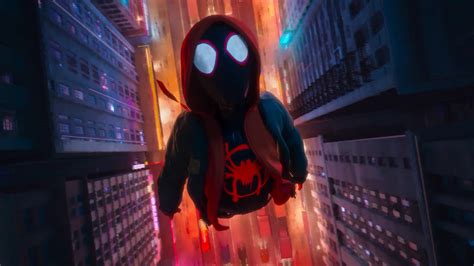 Он спас город, влюбился, а потом спасал город снова и снова… Miles Morales In Spider Man Into The Spider Verse Movie ...