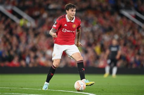 Galatasaray Mulling Over Move For Manchester Uniteds Victor Lindelof