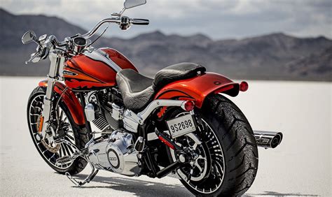 Harley Davidson Cvo Breakout 2013 2014 Specs Performance And Photos