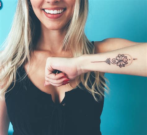 Resultado De Imagem Para Unalome Tattoo Tattoos Tattoos Unalome Tattoo Lotus Tattoo Kulturaupice