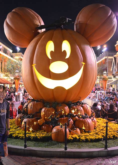 Mickeys Halloween Party At Disneyland