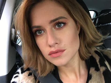 321 pictures of emma smetana. GALERIE: Emma Smetana má z ostudy kabát: Podlý útok na ...